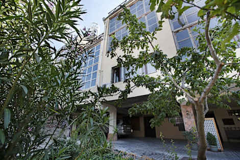 

Caravan Hotel