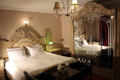 

Hotel Adria International