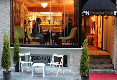 

Broonklyn Suites