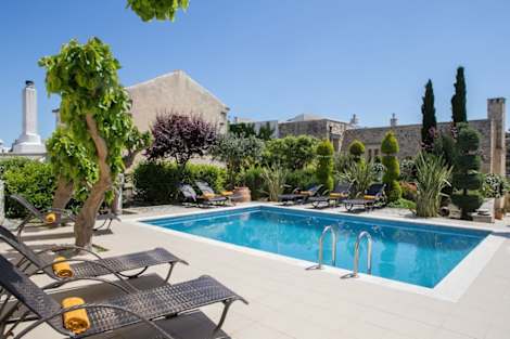 

Arcus Luxury Suites