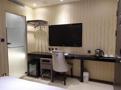 

Bnight Hotel