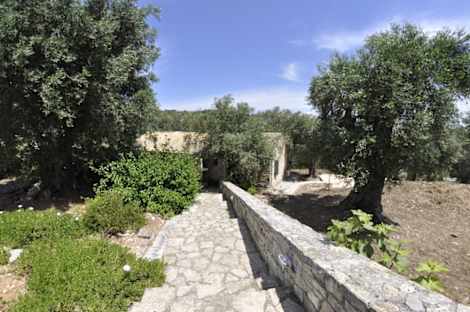 

Adamantia Hotel