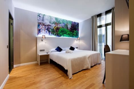 Hostal Las Flores (Barcelona) desde 72€ - Rumbo Hostal Las Flores (Barcelona) desde 72€ - Rumbo