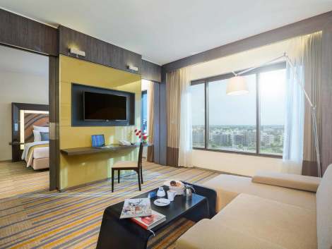Hotel Novotel Kolkata Hotel And Residences