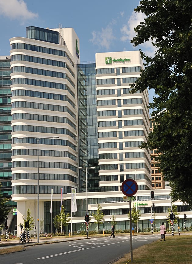Holiday Inn AMSTERDAM - ARENA TOWERS Hostel (Amsterdam ...