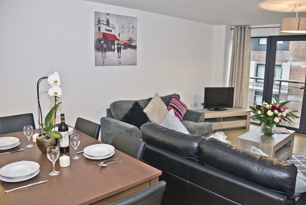 Base Serviced Apartments Duke Street Apartaments Liverpool From 391 Lastminute Com