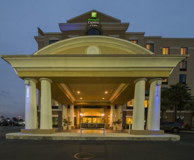 Holiday Inn Express & Suites ORLANDO INTERNATIONAL DRIVE Hotel