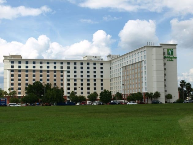 holiday inn across from universal