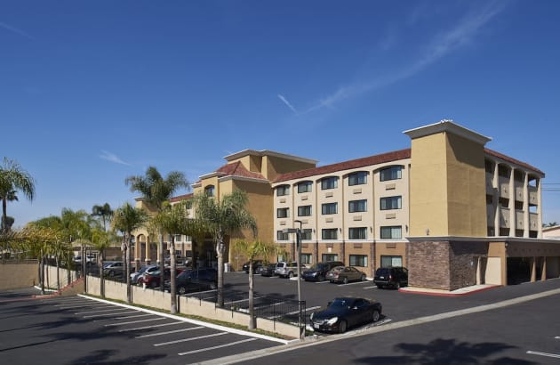 Holiday Inn Express San Diego South National City Hotel - 