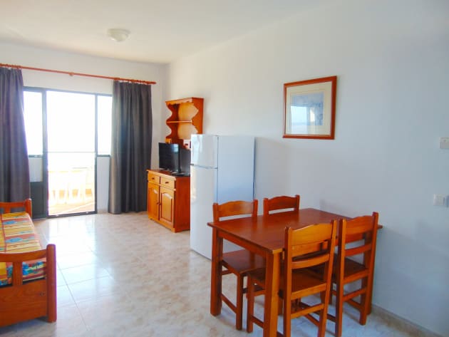 Apartamentos Checkin Cabo De Banos Apartments (Cala en Forcat) - Rumbo