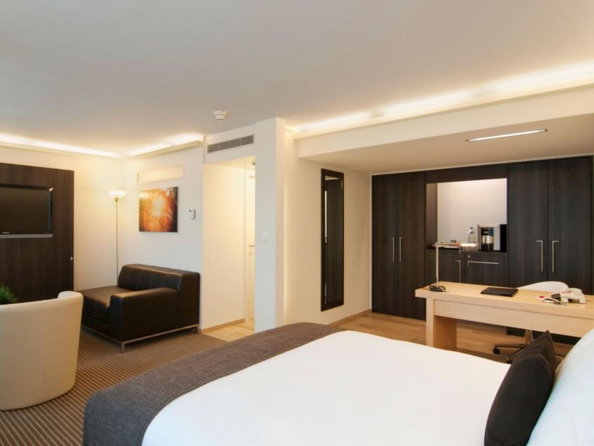 Crowne Plaza ZURICH by IHG 2