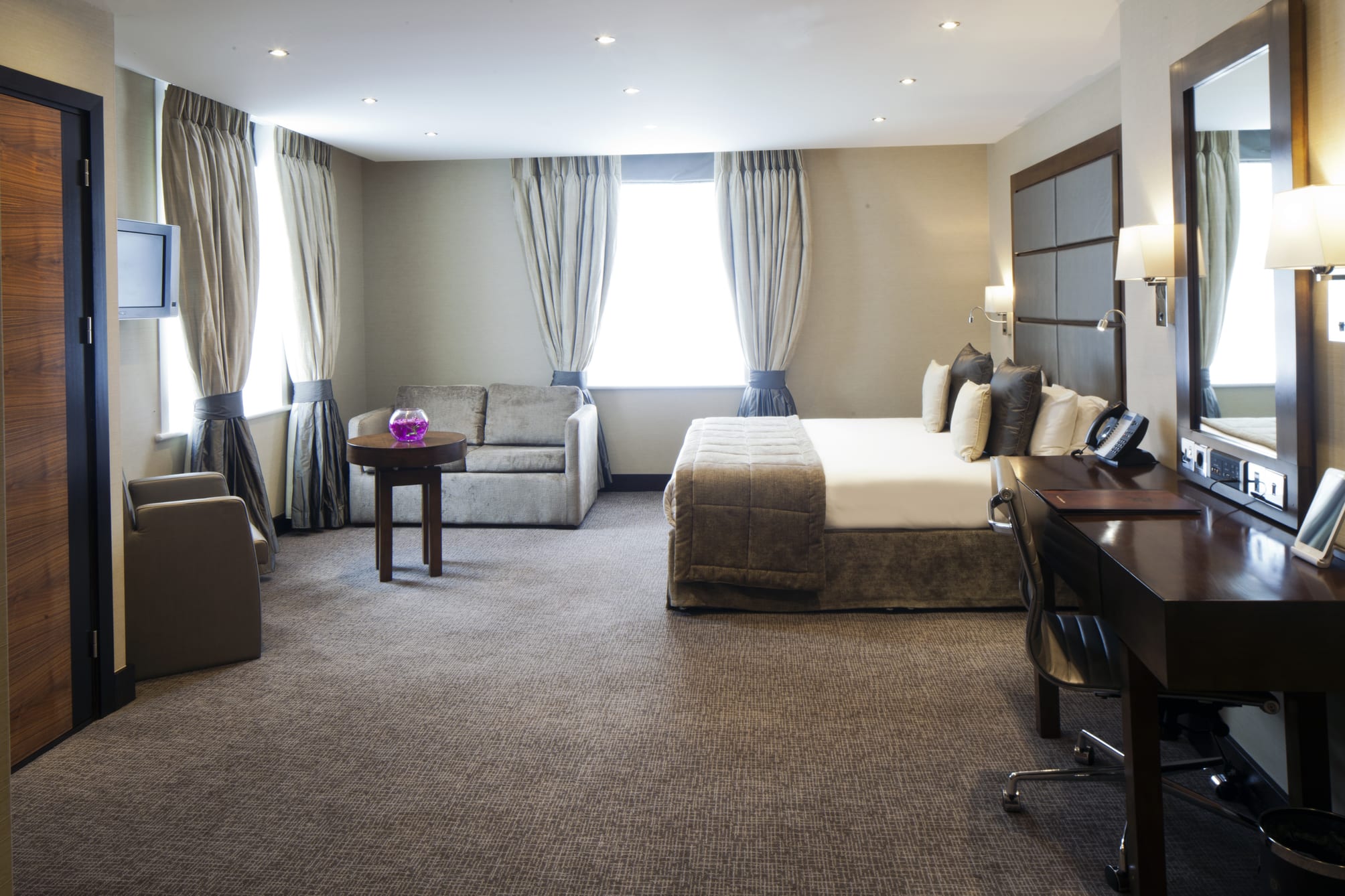 Wellington Hotel by Blue Orchid 1