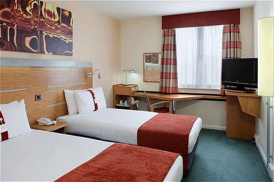 Holiday Inn Express CARDIFF BAY by IHG 3