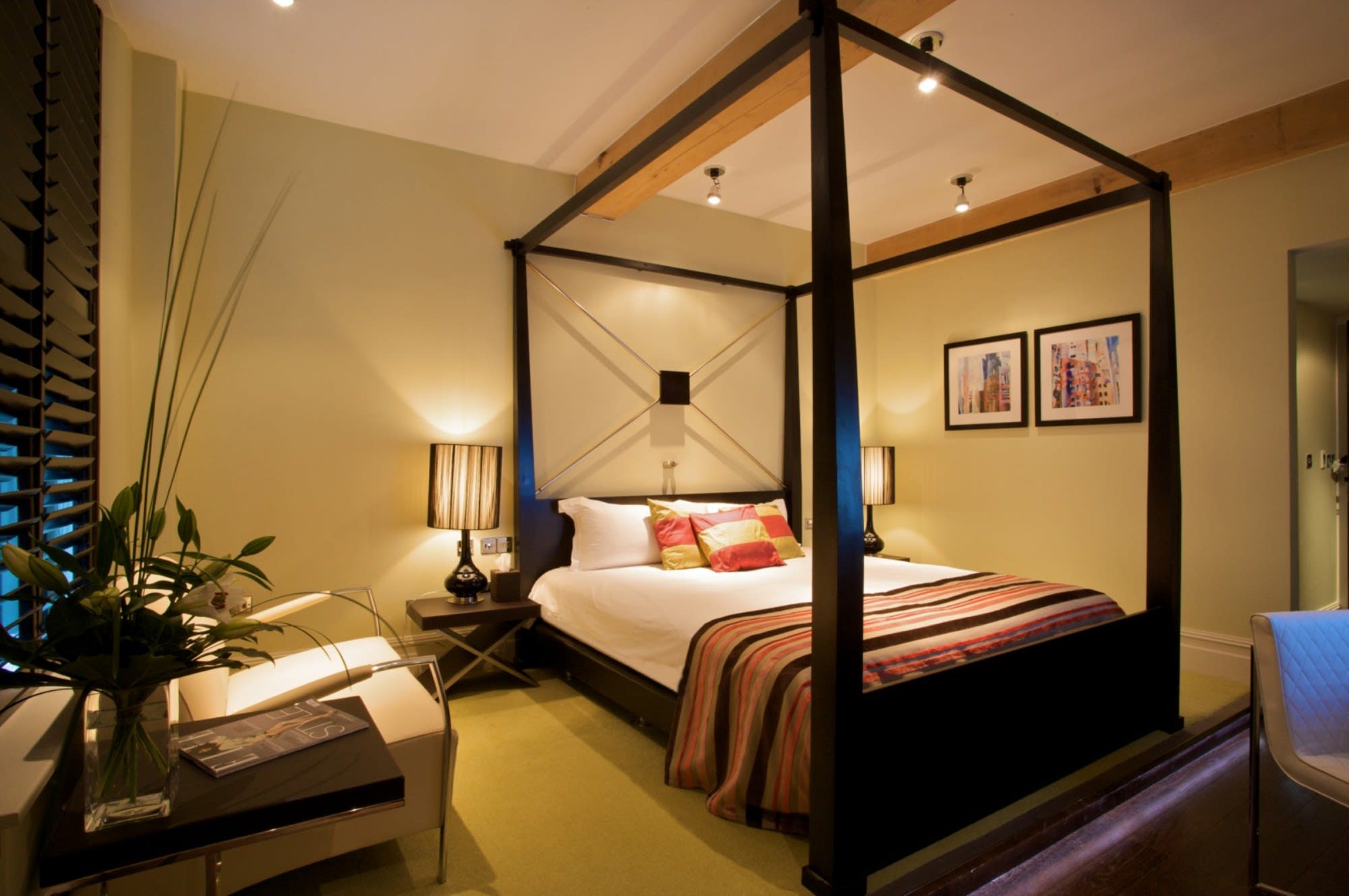 Roomzzz Manchester City 3