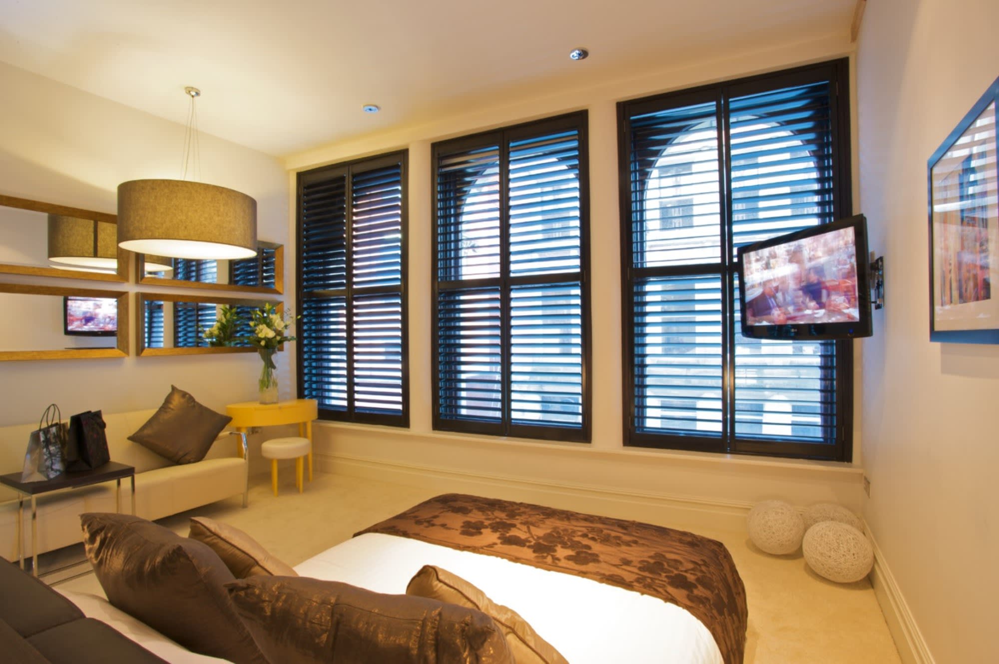 Roomzzz Manchester City 2