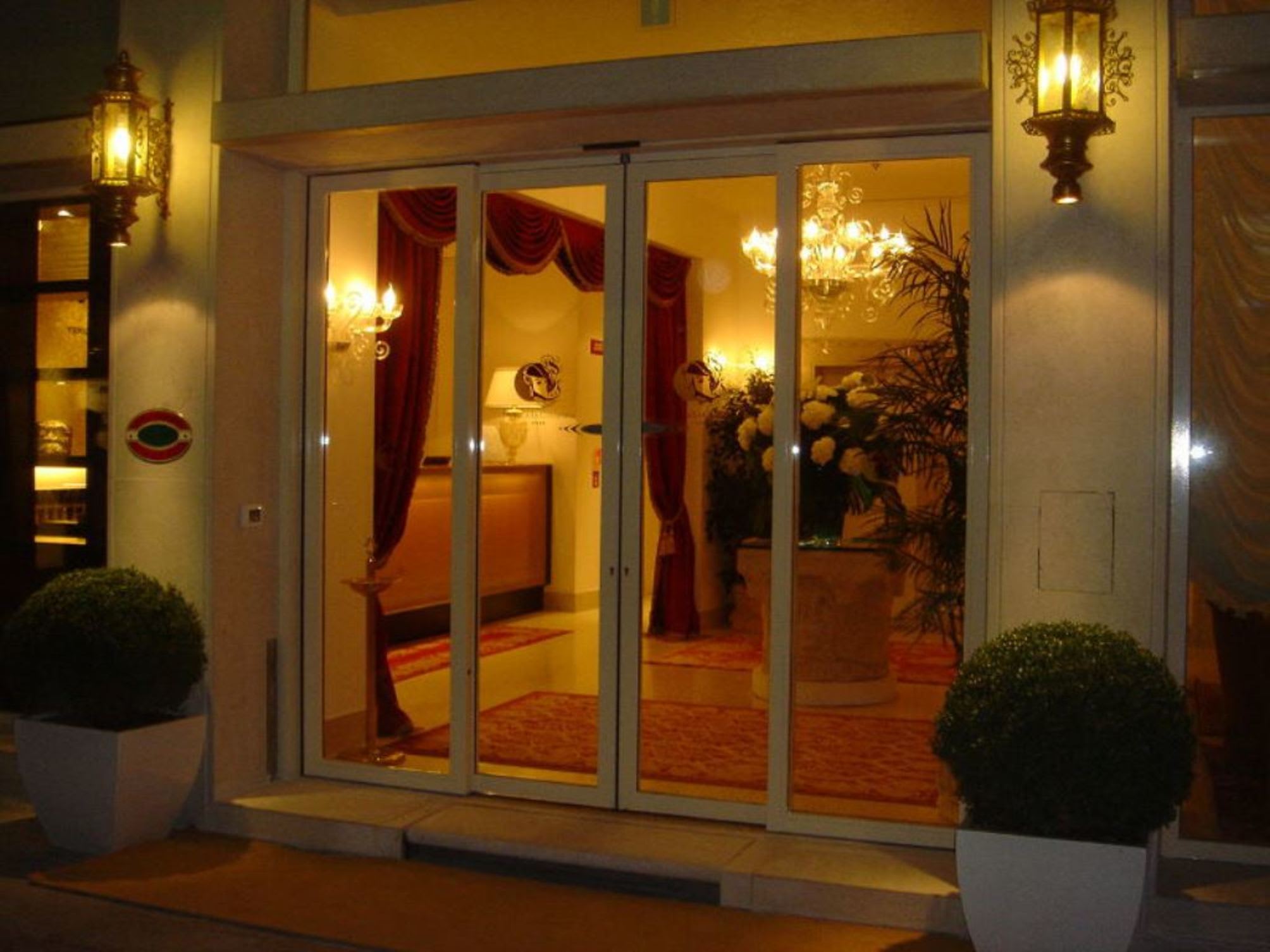 Hotel A La Commedia 2