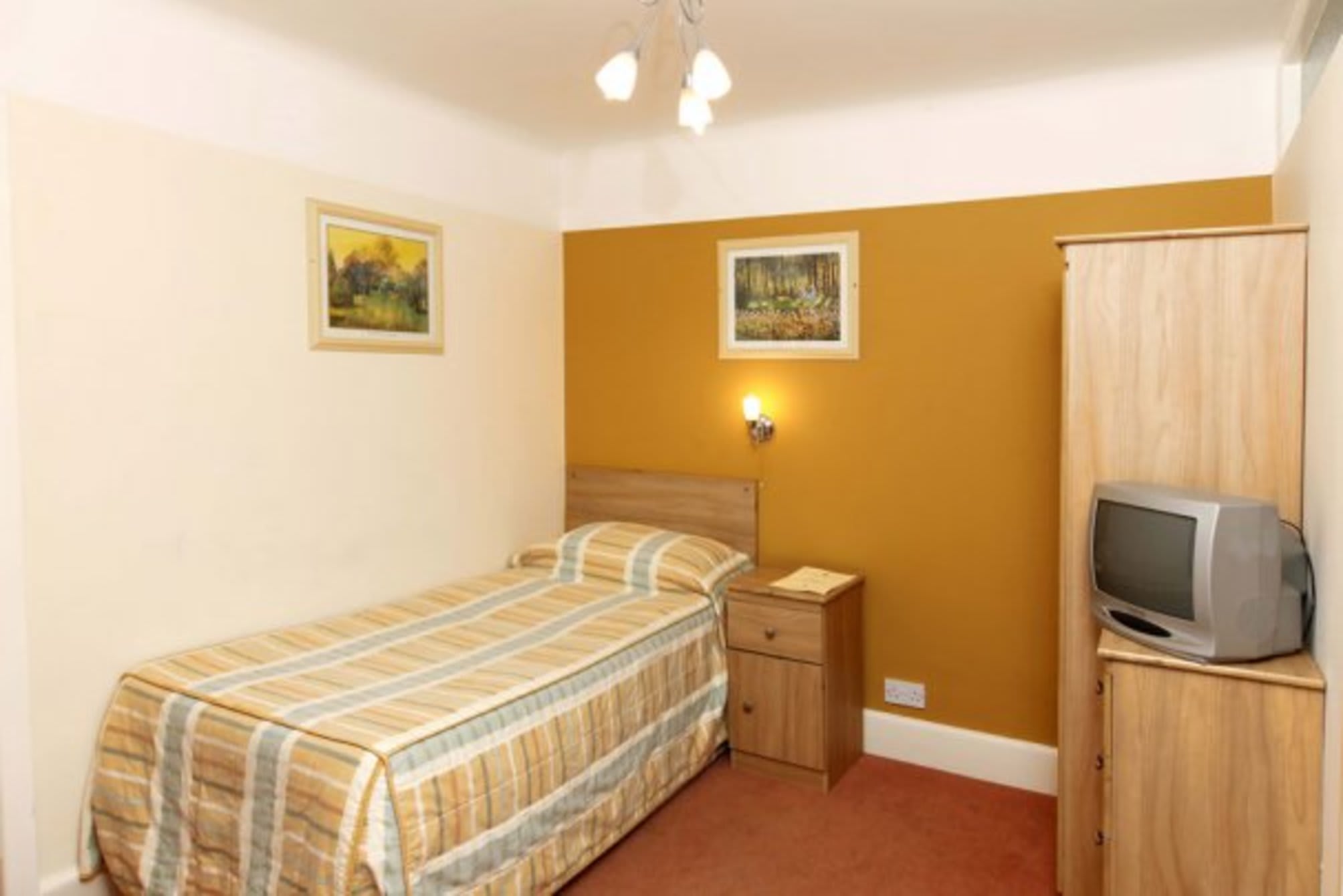 Russel Court Hotel Bournemouth Central 2