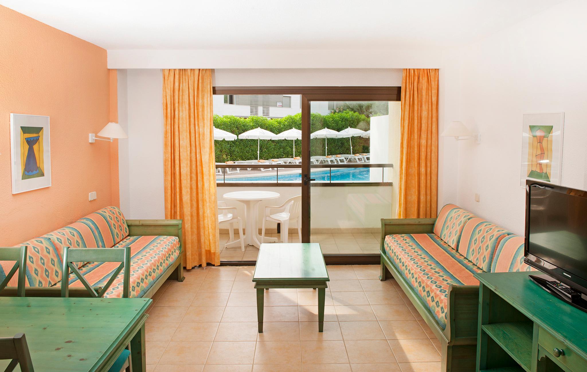 Iberostar Waves Ciudad Blanca 4