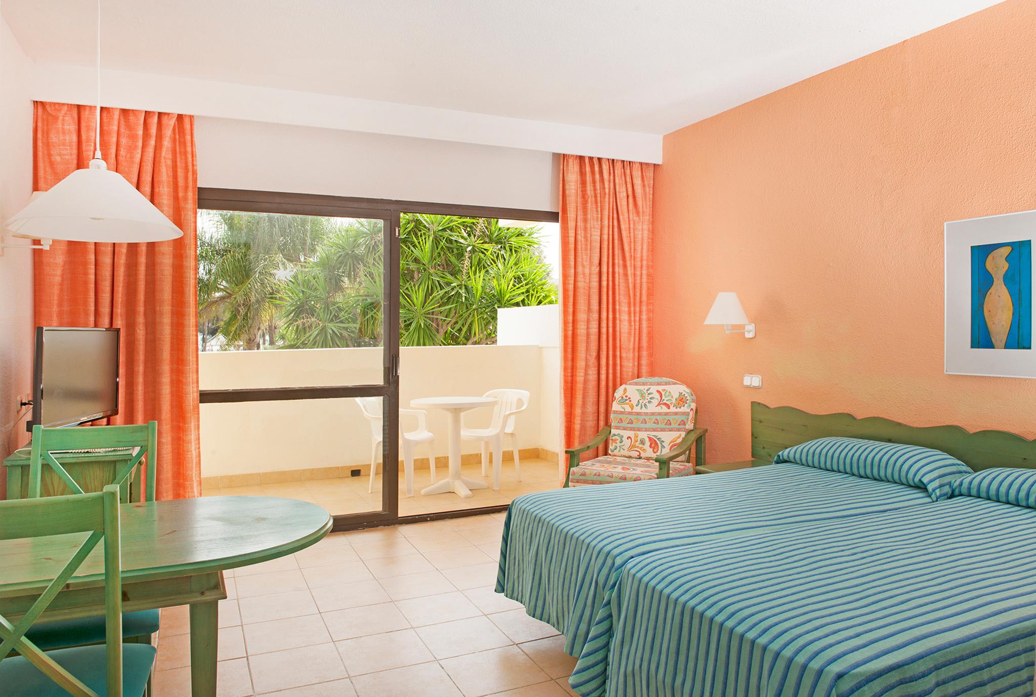 Iberostar Waves Ciudad Blanca 3