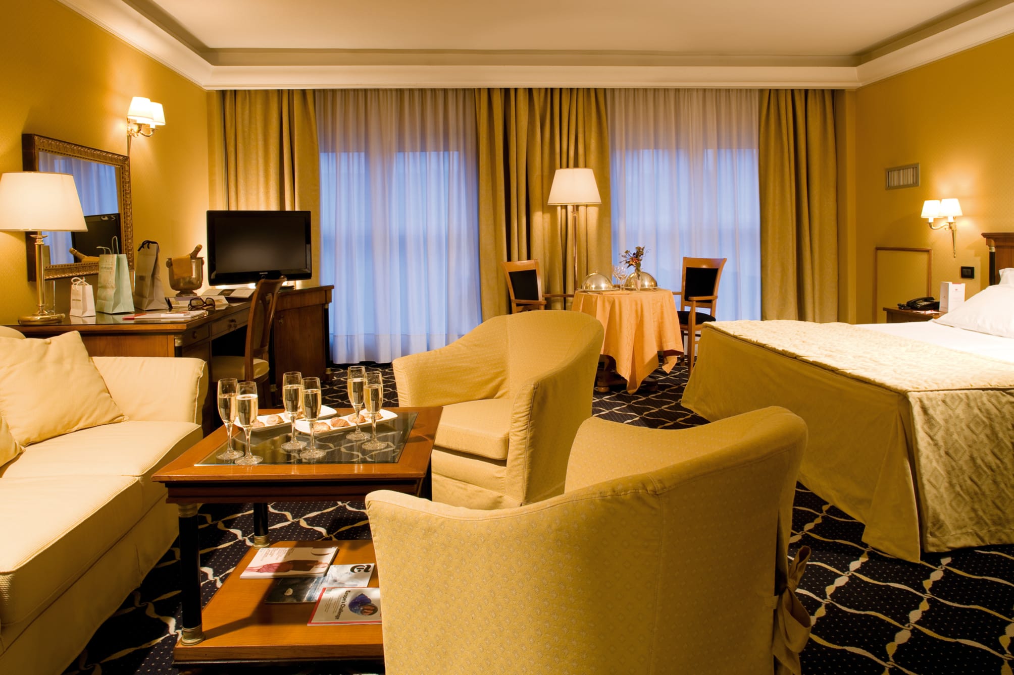 Ramada by Wyndham Naples 2