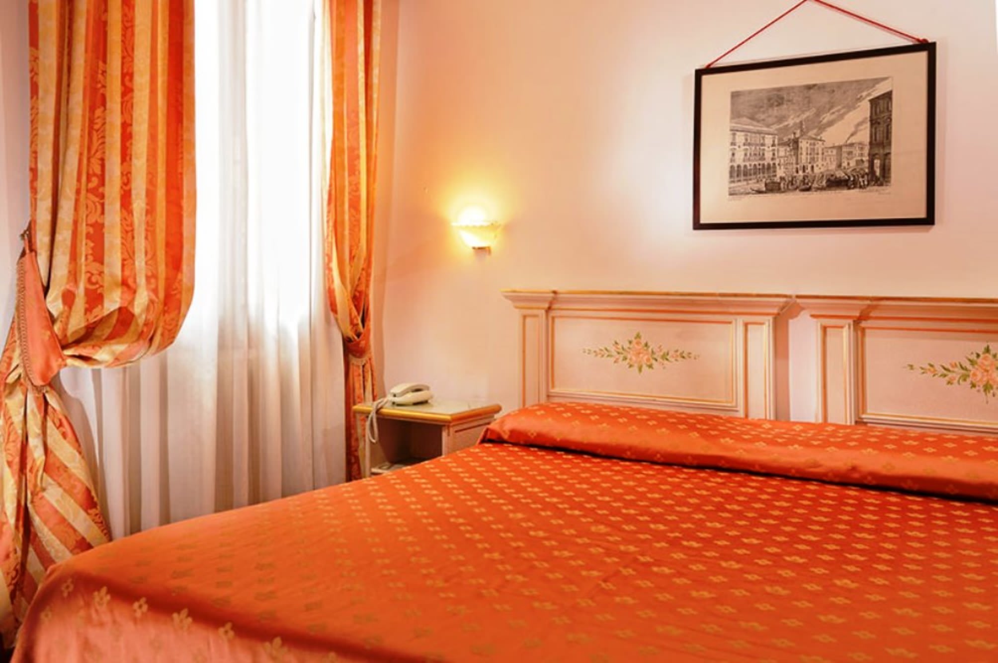 Ambassador Tre Rose 4