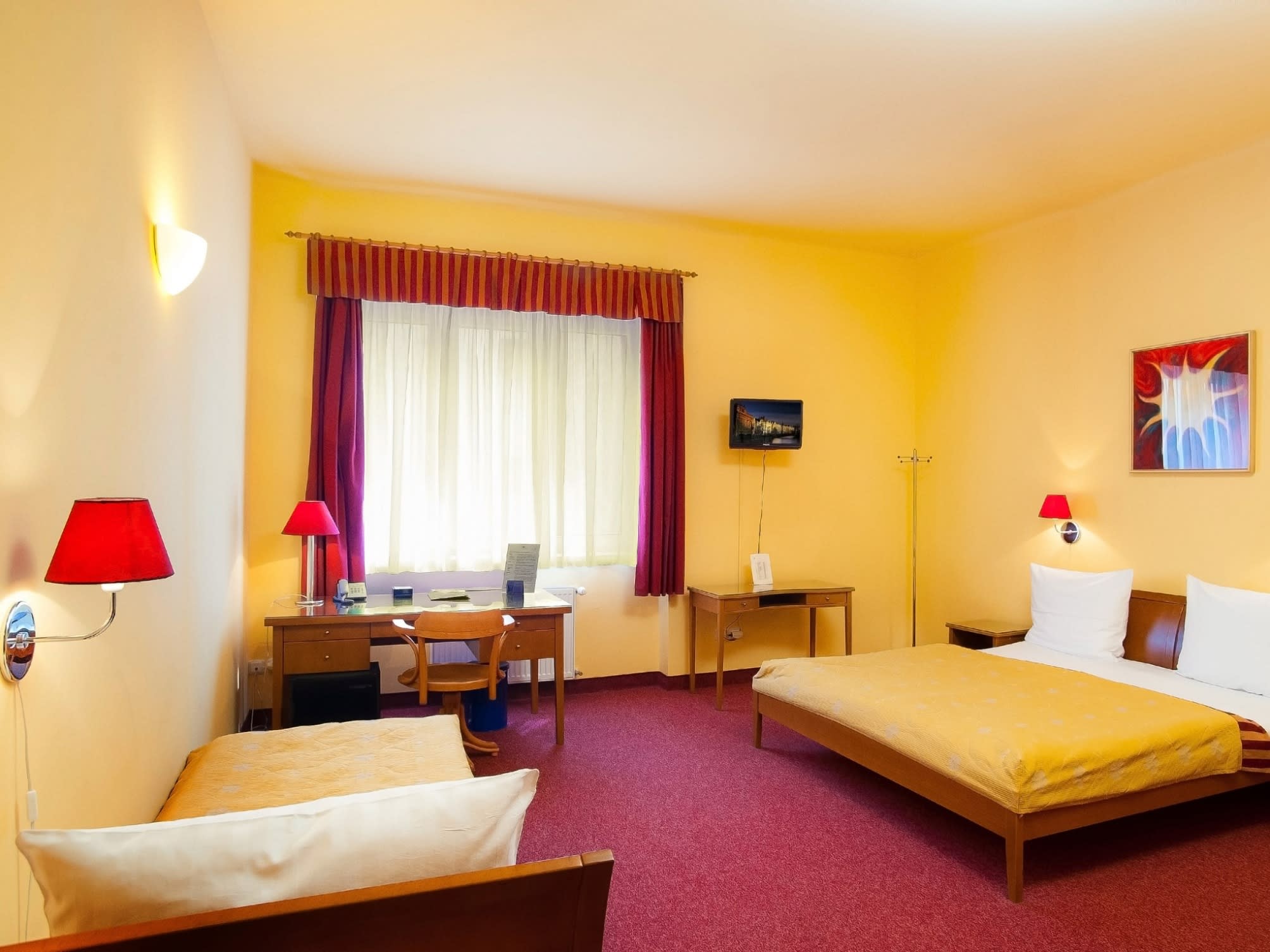 Cloister Inn Hotel 2