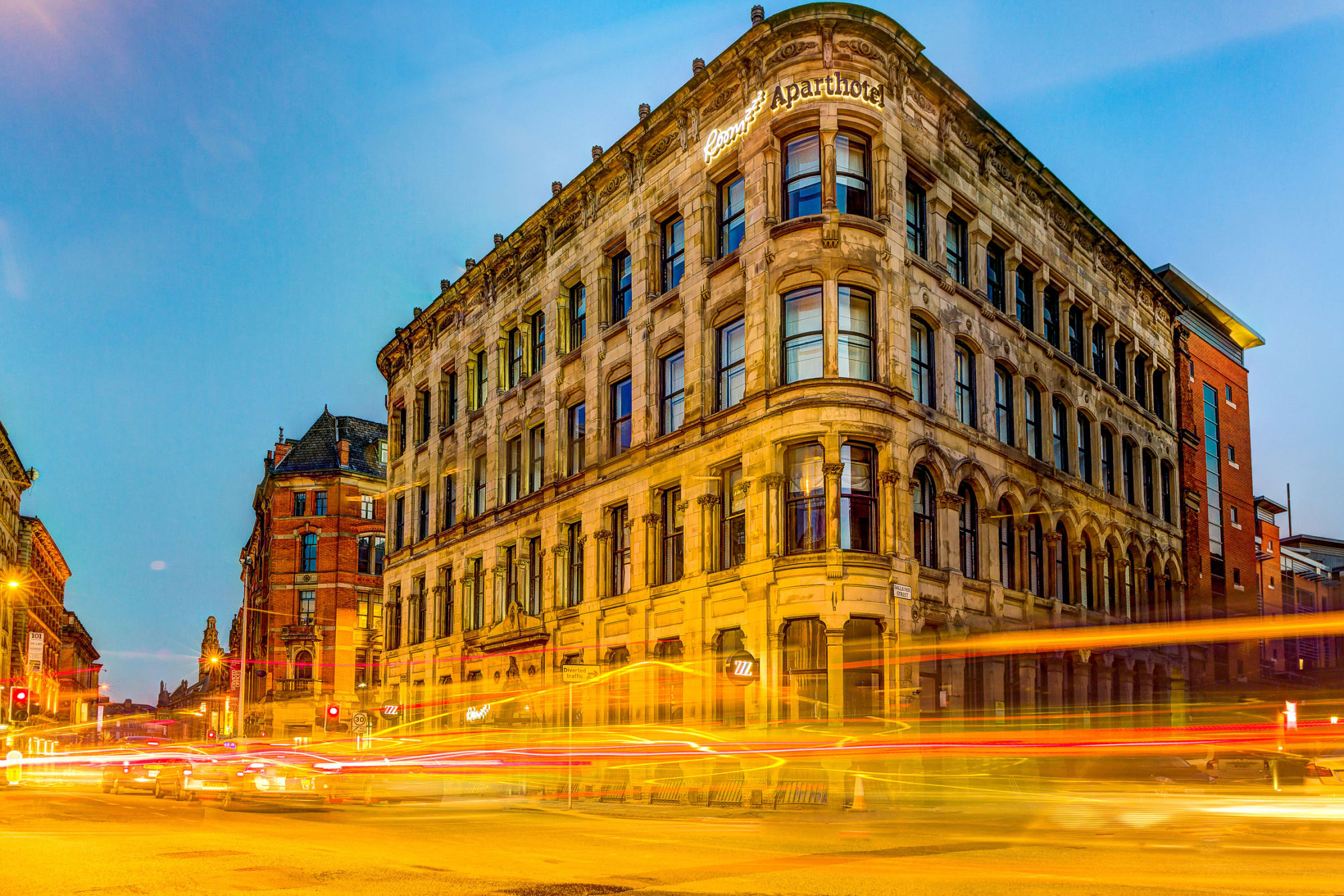 Roomzzz Manchester City 1