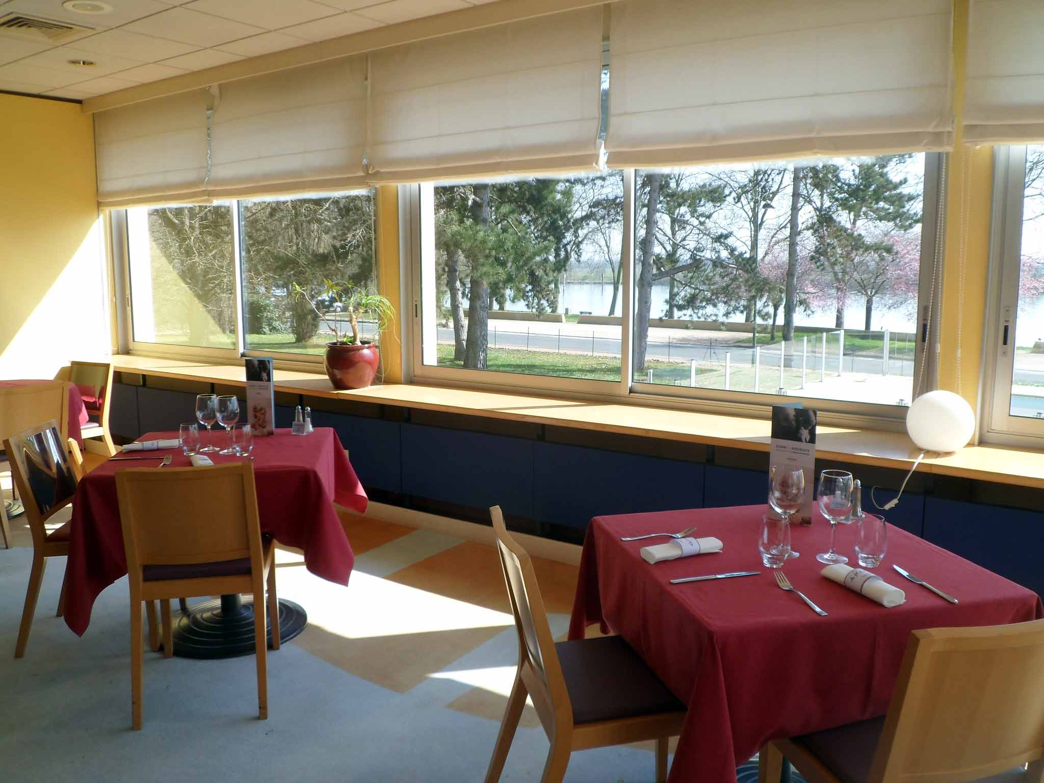 Hôtel Mercure Mâcon Bord de Saône 2