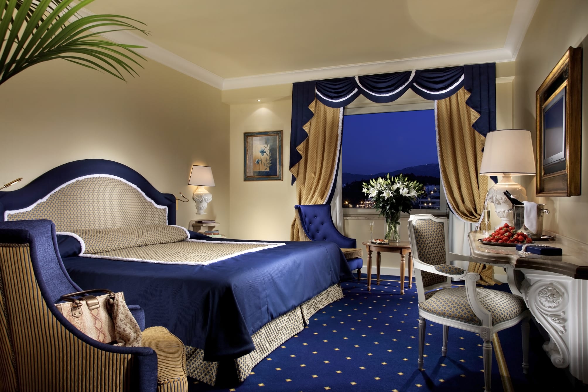 Royal Olympic Hotel 3