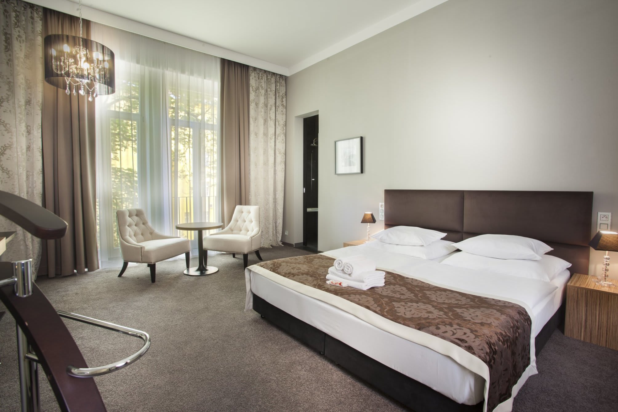 Hotel Noir 2