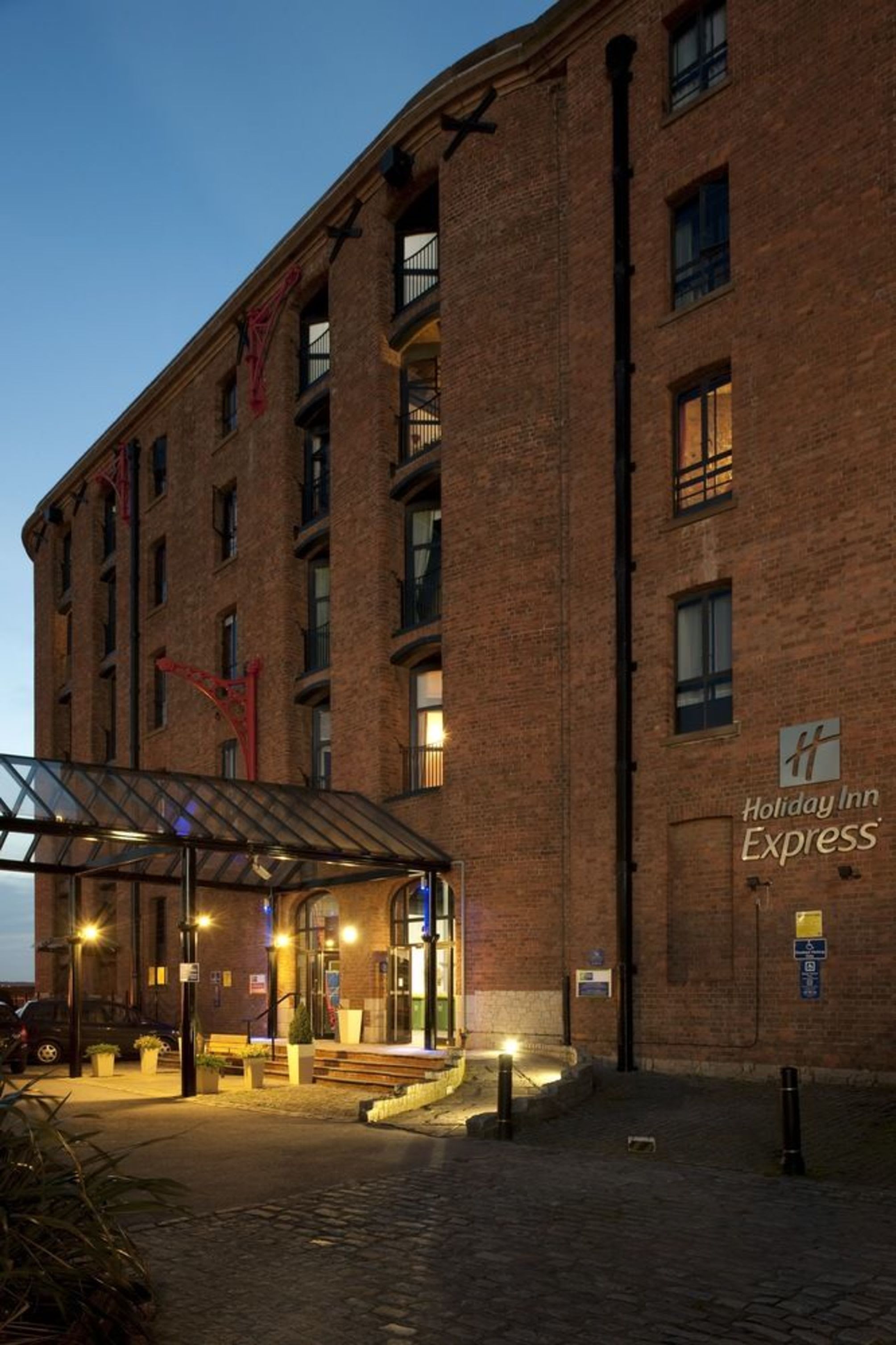 Holiday Inn Express LIVERPOOL - ROYAL ALBERT DOCK by IHG 1