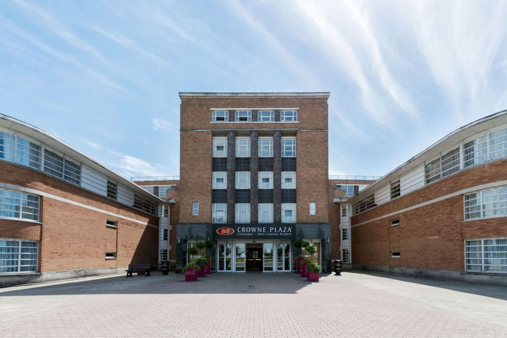 Crowne Plaza LIVERPOOL JOHN LENNON AIRPORT by IHG 3