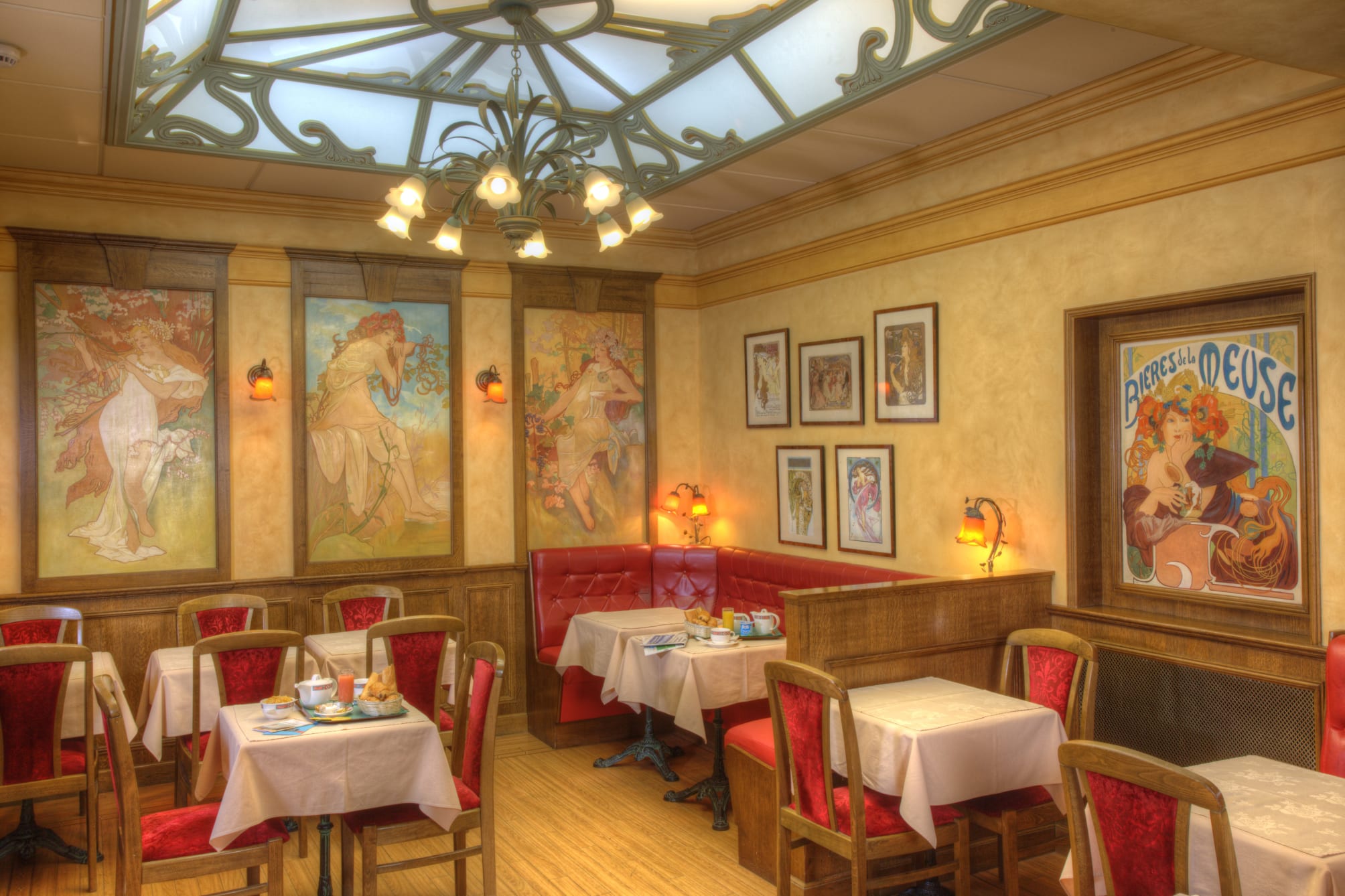 Hotel De La Paix 2
