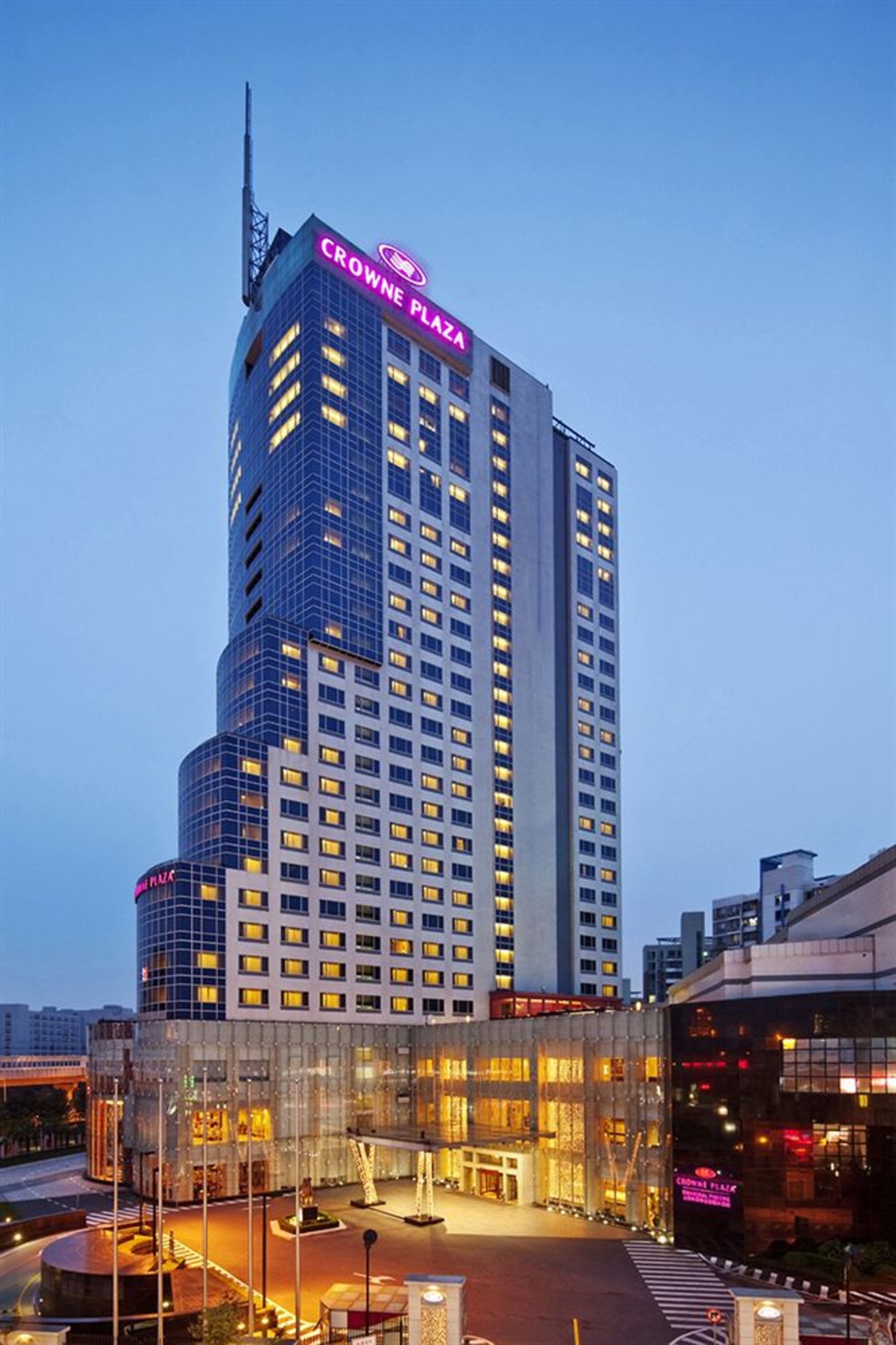 Crowne Plaza Shanghai Pudong By IHG 2