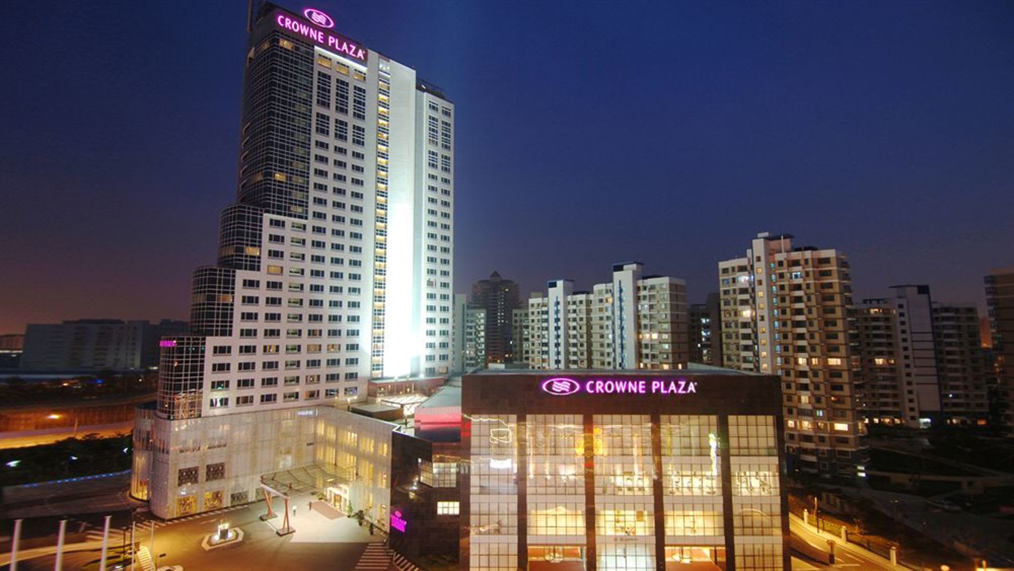 Crowne Plaza Shanghai Pudong By IHG 1