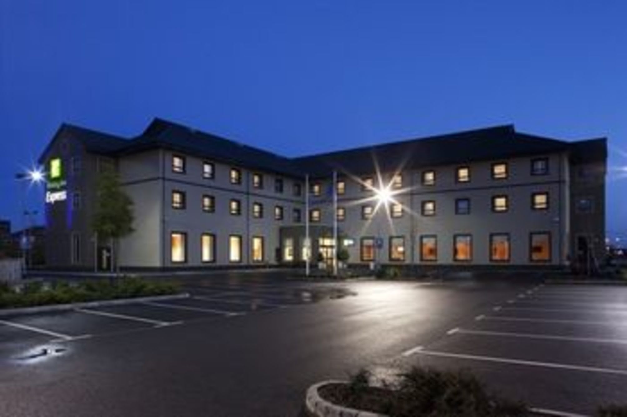 Holiday Inn Express ANTRIM - M2, JCT.1 by IHG 3