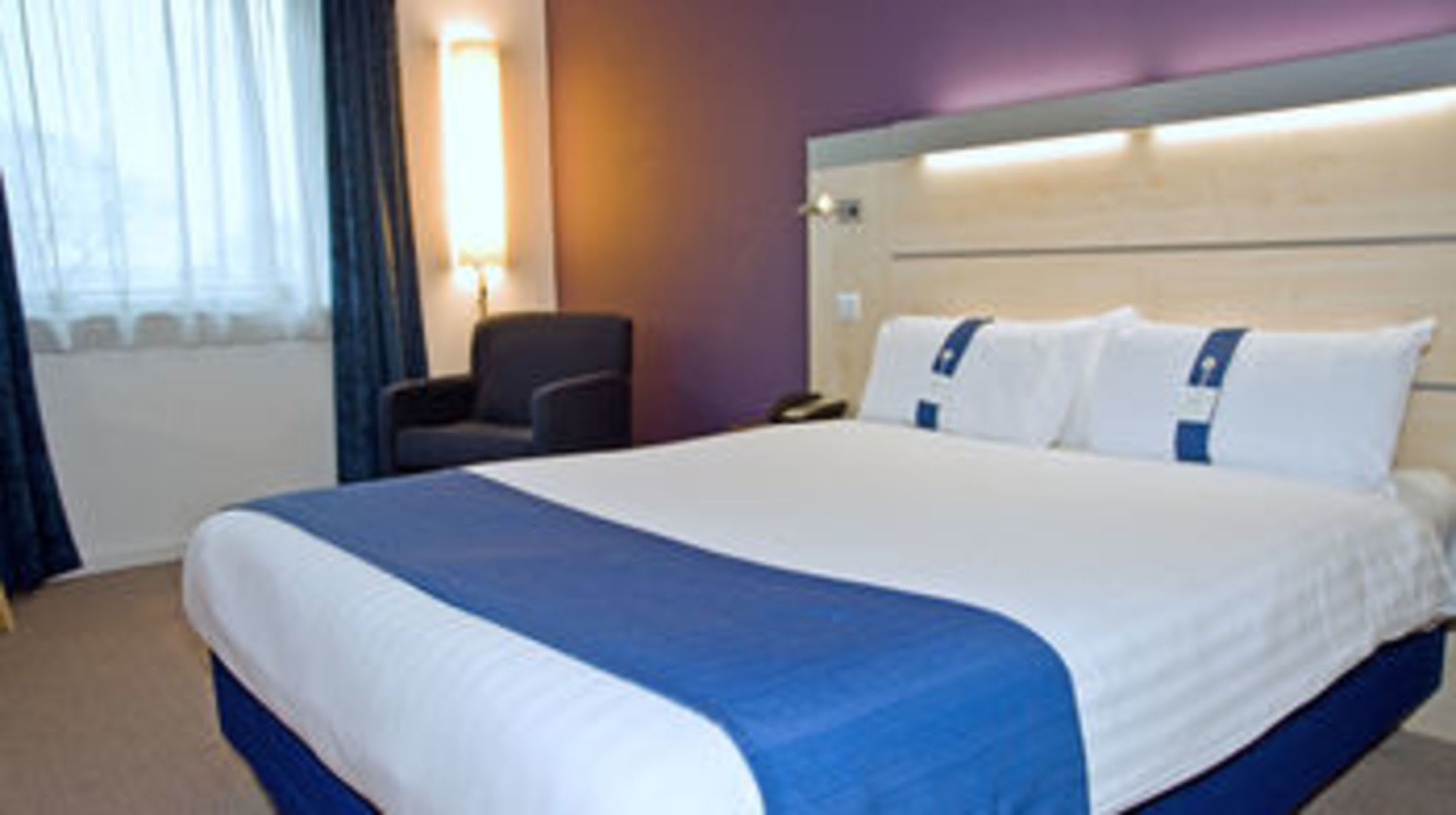 Holiday Inn Express BURNLEY M65, JCT.10 by IHG 5