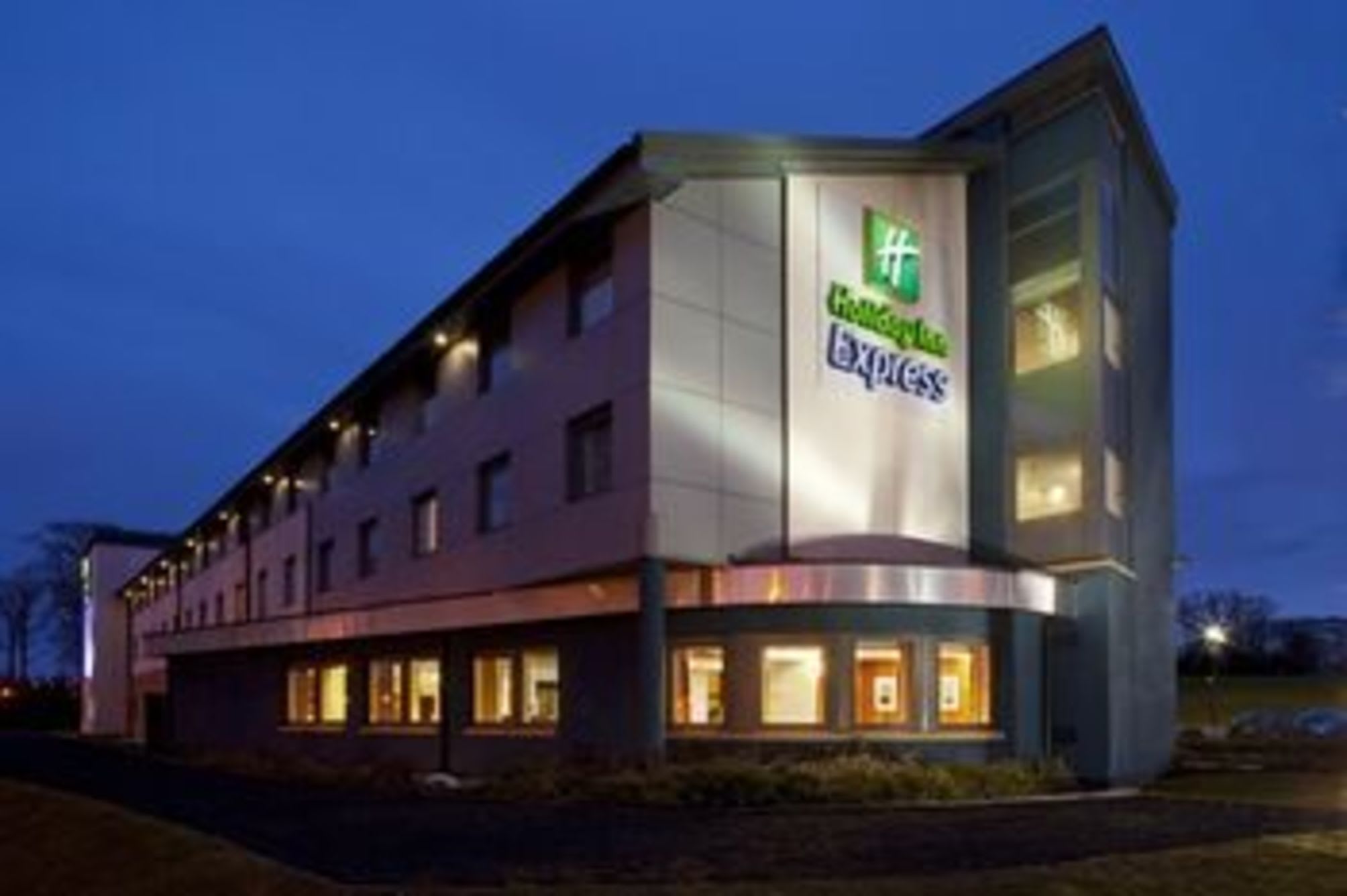 Holiday Inn Express DUNFERMLINE by IHG 2