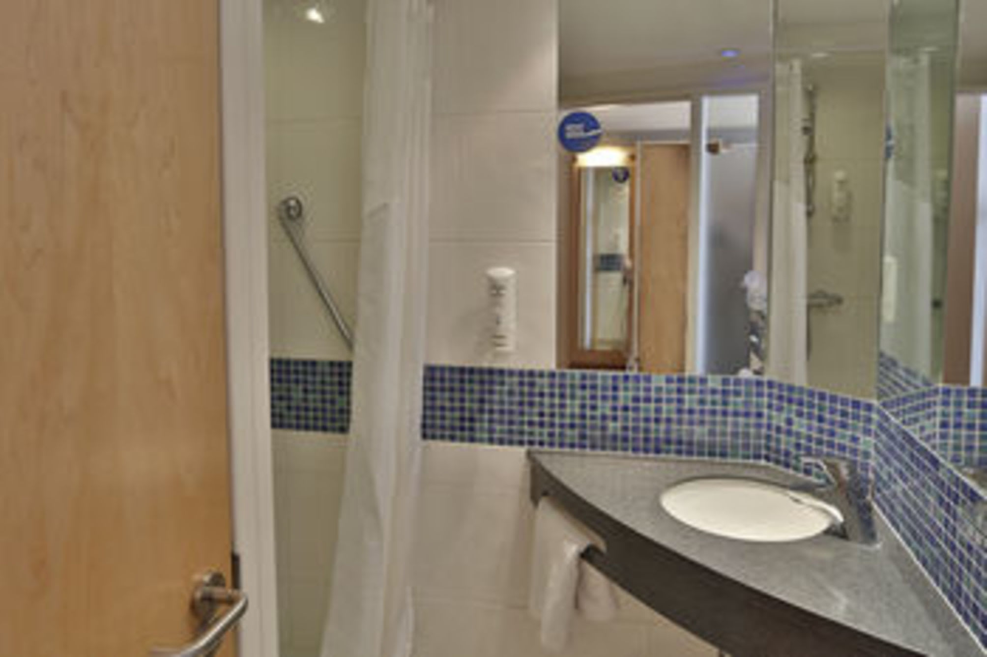 Holiday Inn Express FOLKESTONE - CHANNEL TUNNEL by IHG 5