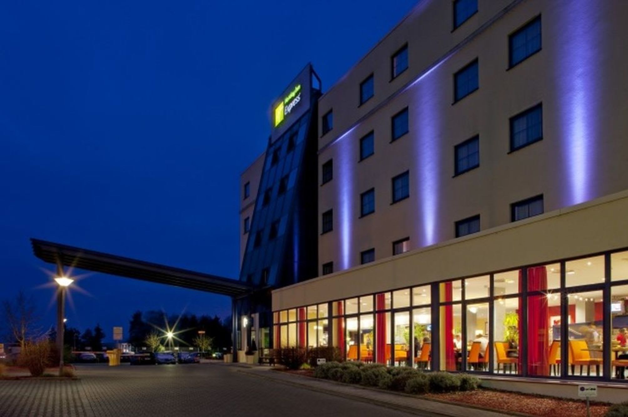 Holiday Inn Express FRANKFURT AIRPORT by IHG 3