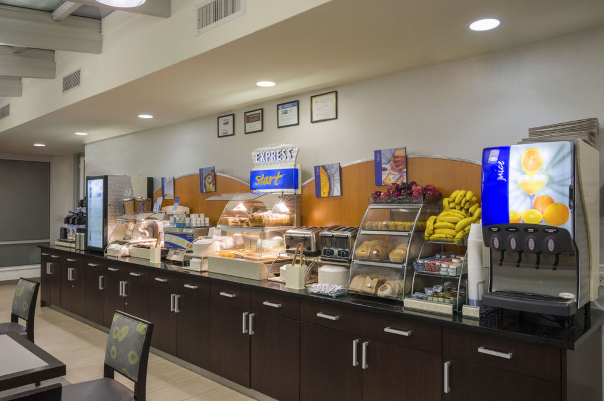 Holiday Inn Express NEW YORK CITY-WALL STREET by IHG 2