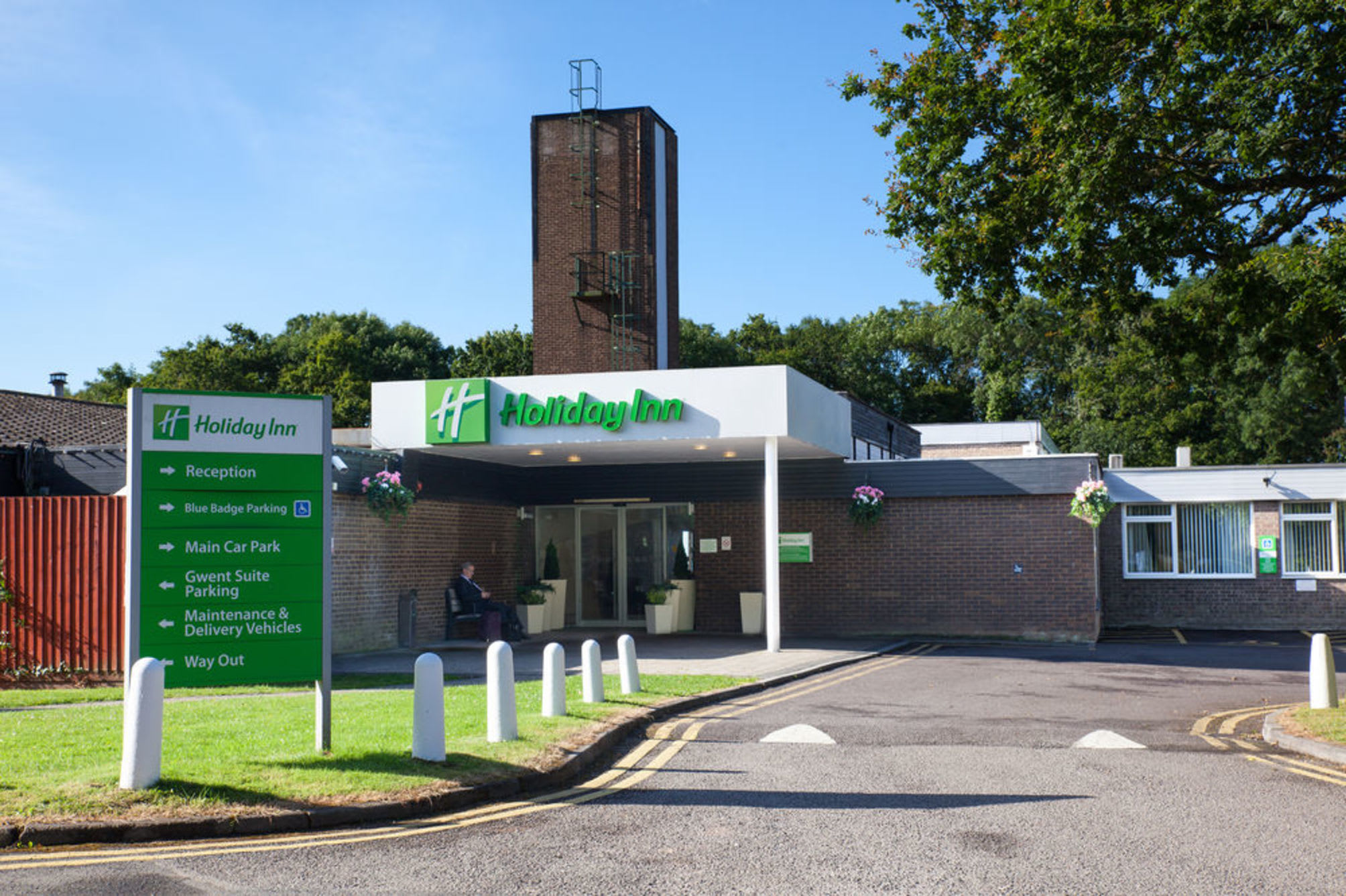 Holiday Inn NEWPORT by IHG 2