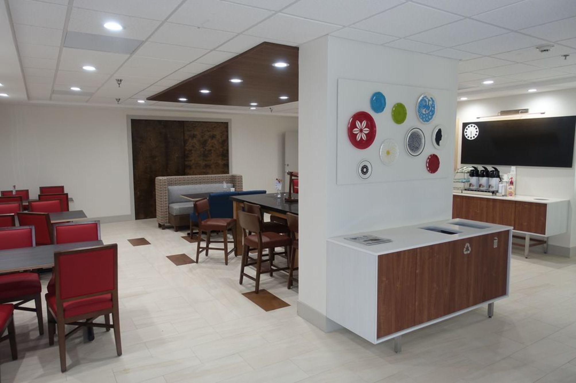 Holiday Inn Express & Suites BRENTWOOD by IHG 4