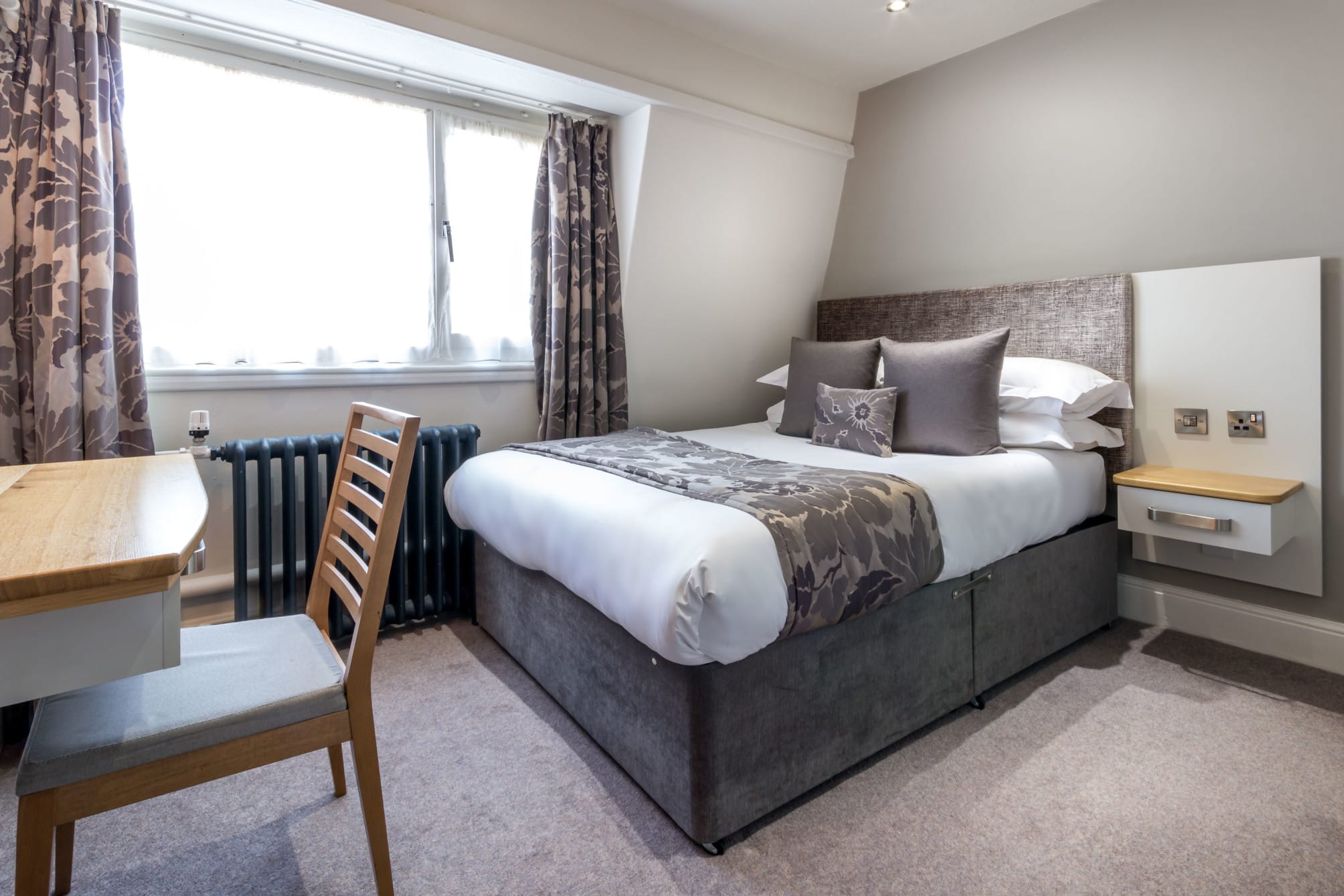 White Hart Hotel & Apartments 2