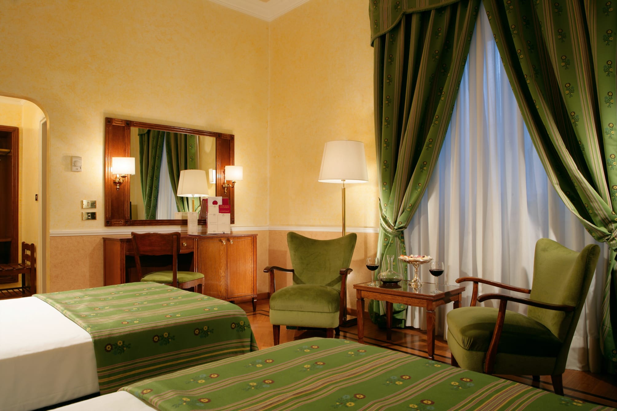 Bettoja Hotel Massimo d'Azeglio 5