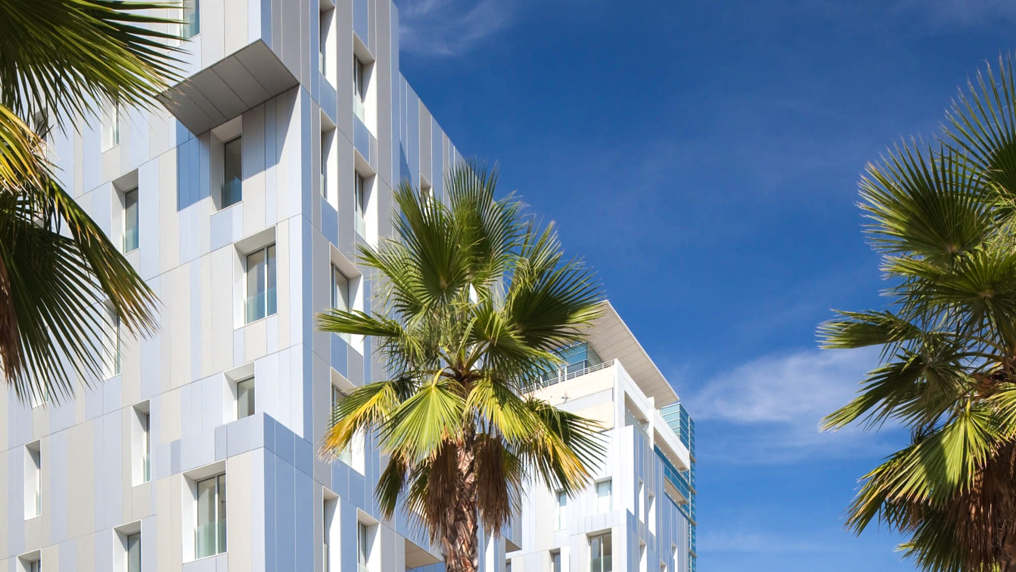 Lugaris Beach Apartments 3