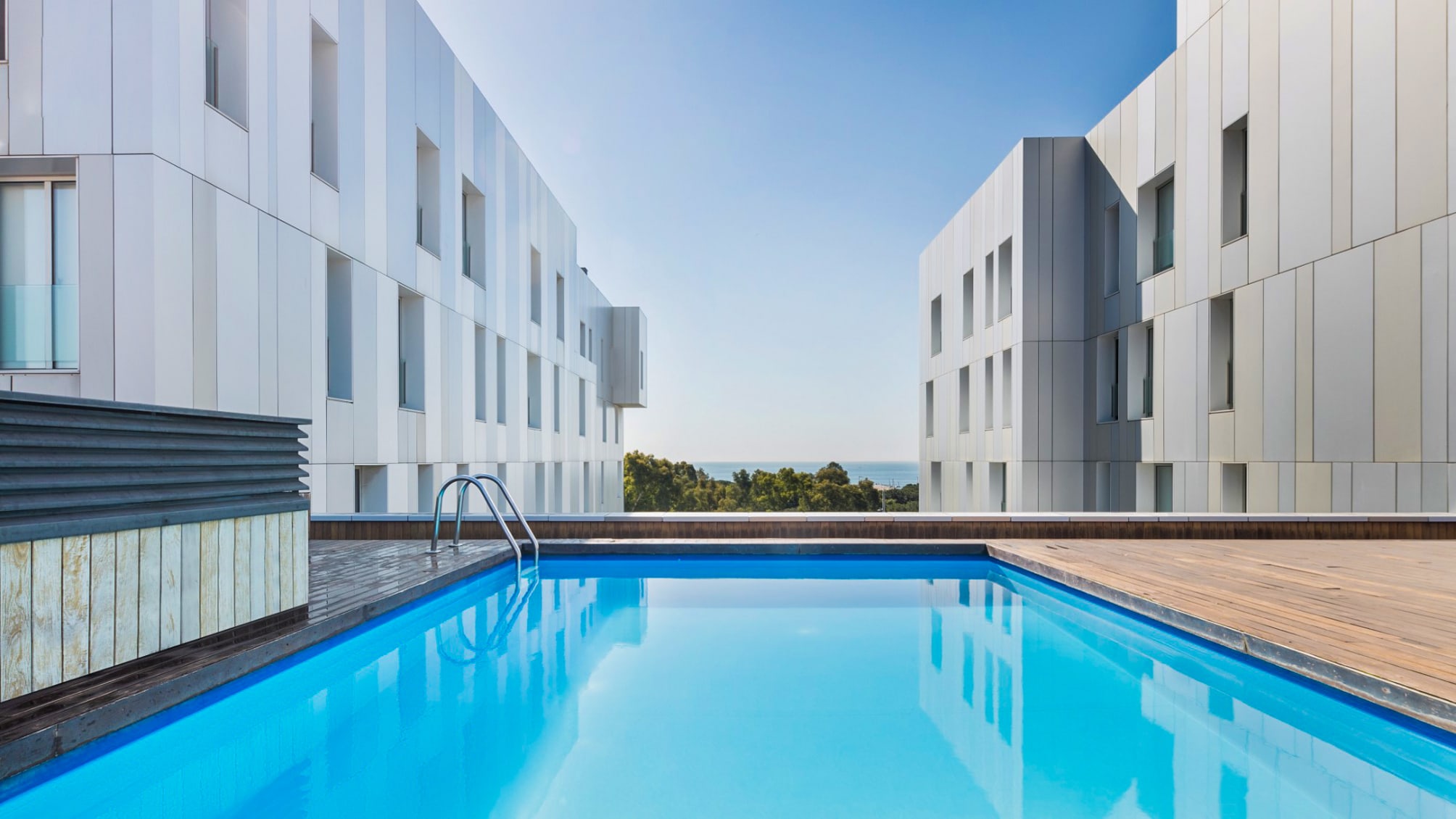 Lugaris Beach Apartments 1