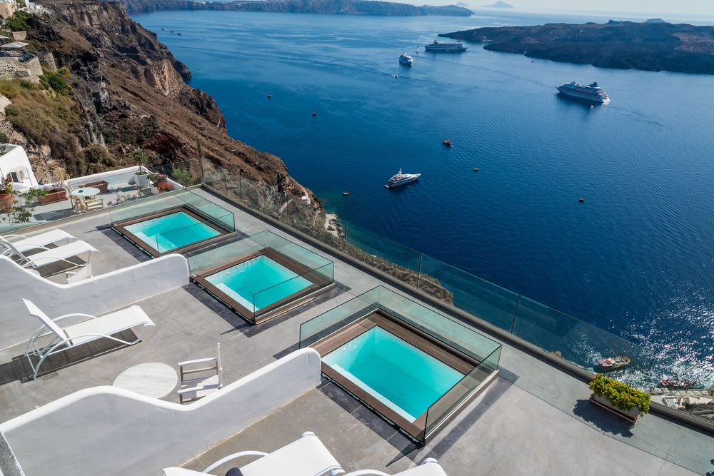 Paris - Santorini - Kratiras View Luxury Suites