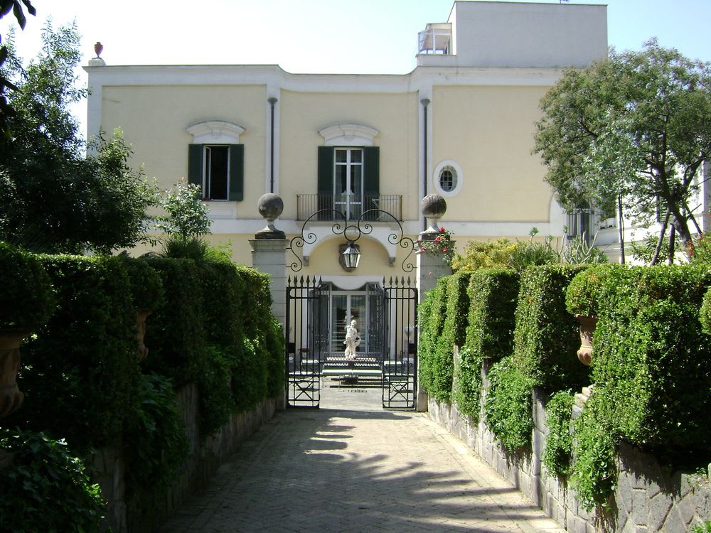 Paris - Naples et ses îles - Villa San Gennariello B&B