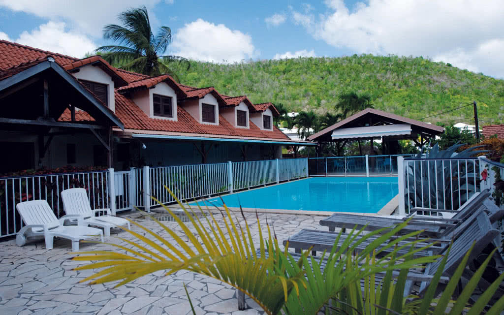 Hôtel L'Anse Bleue avec location de voiture 1
